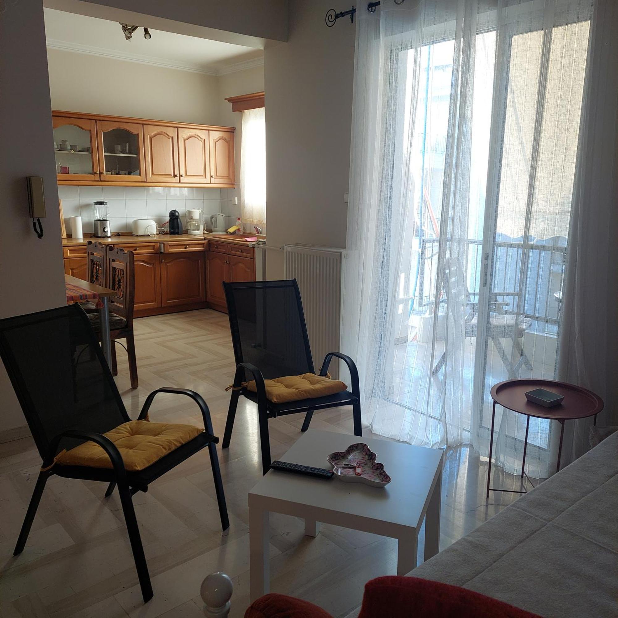 Family Apartment Патра Экстерьер фото